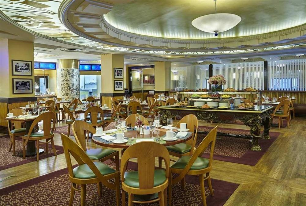 The Towers Of The Waldorf Astoria Hotel New York Restoran gambar